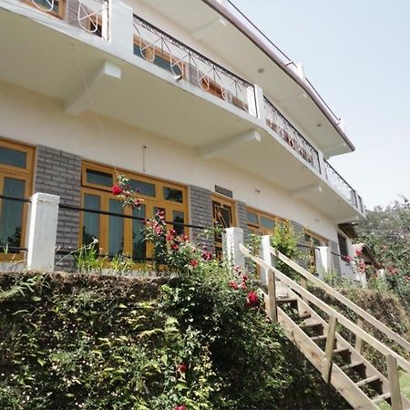 Om Mountain Resort Mukteshwar Bagian luar foto
